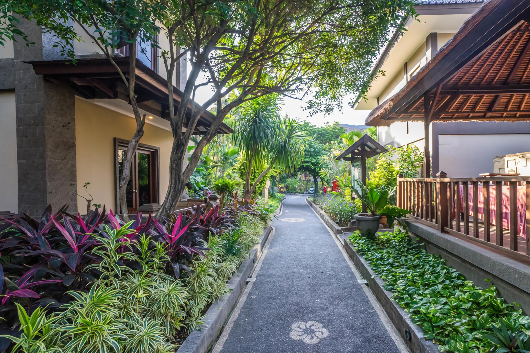 Risata Bali Resort & Spa Kuta Lombok Exterior foto