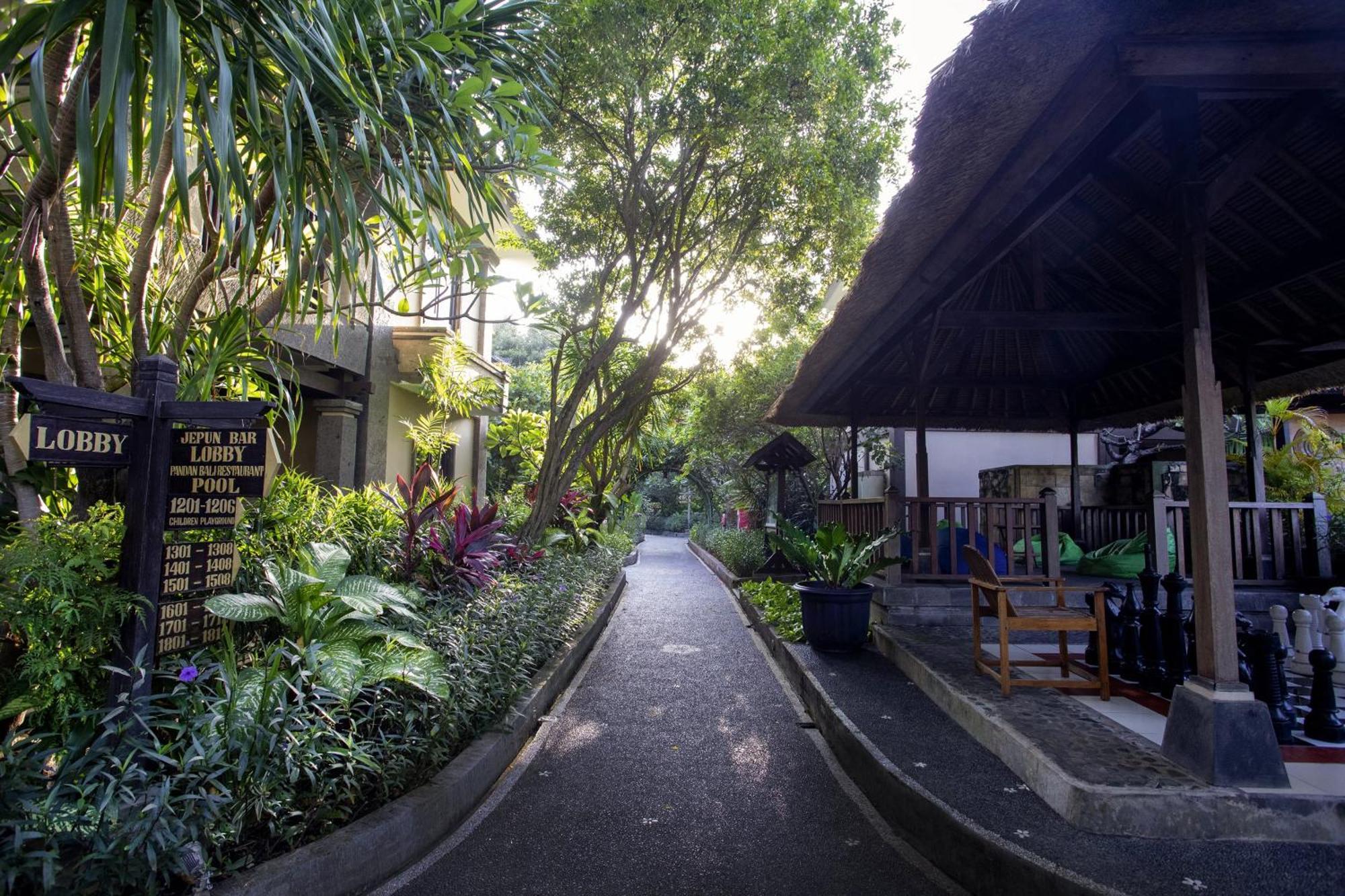 Risata Bali Resort & Spa Kuta Lombok Exterior foto